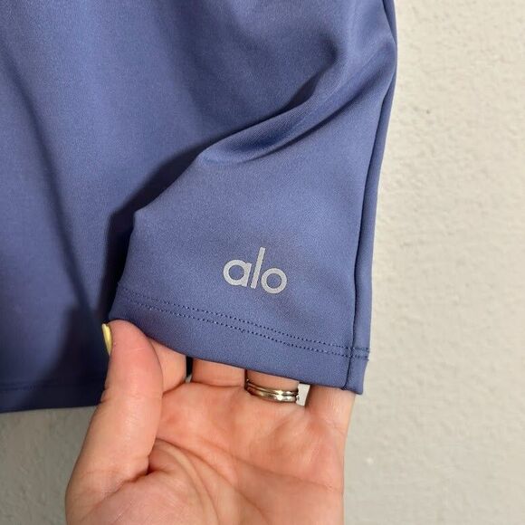 ALO YOGA Airlift Timeless Skirt Skort M Infinity Blue Tennis Golf Pull On - Picture 4 of 6